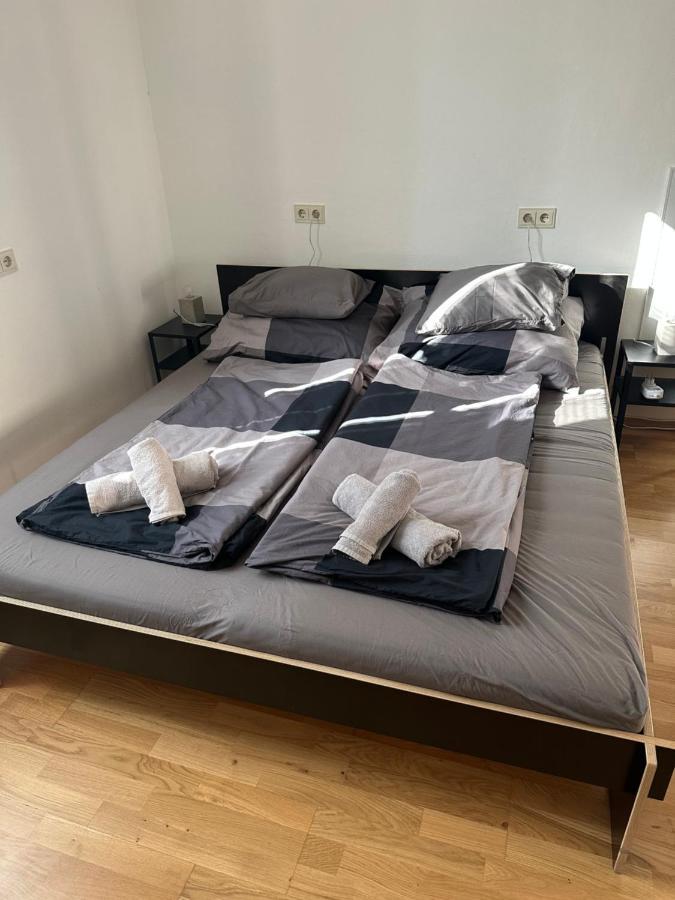 Central Plaza Mini Apartment 1 브루크 안 데어 라이타 외부 사진
